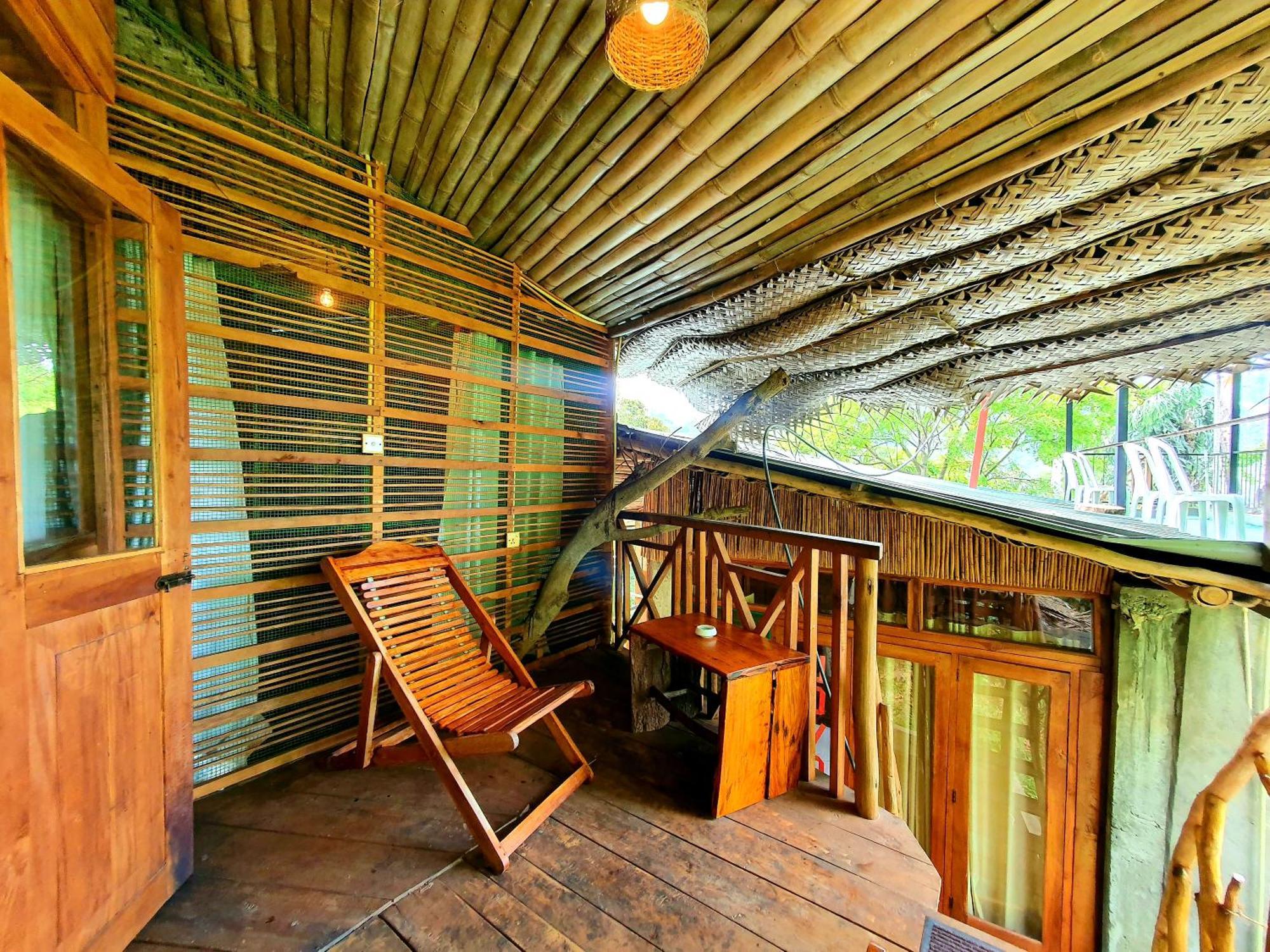 The Winsome & Tree House Bed & Breakfast Ella Bagian luar foto