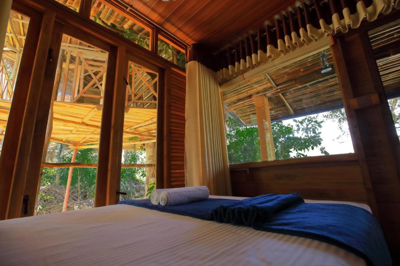 The Winsome & Tree House Bed & Breakfast Ella Bagian luar foto